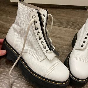 Sinclair soft leather Platform Doc Marten's - Size 7 - worn twice !!